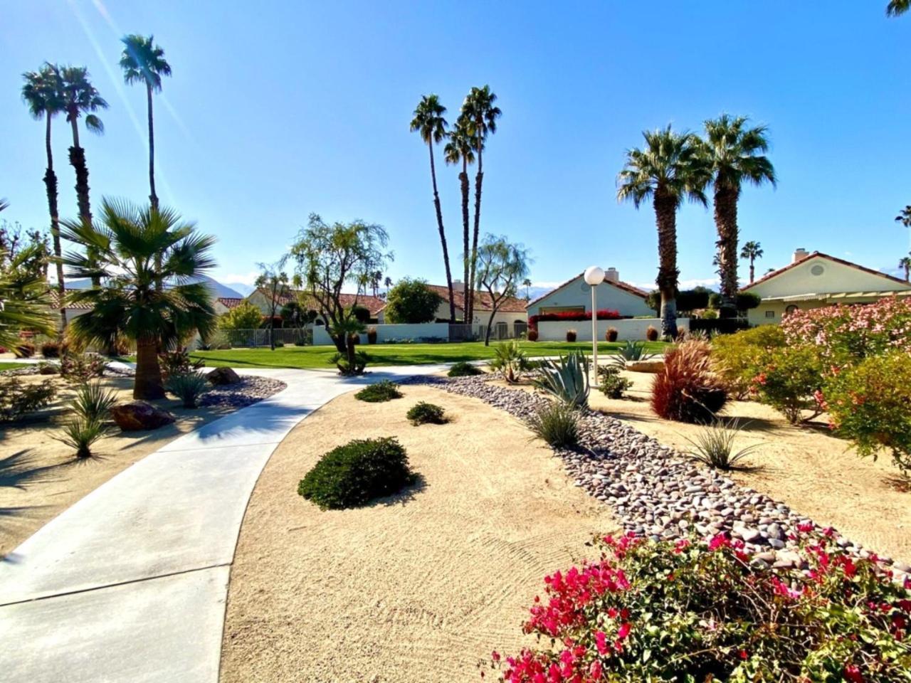 Desert Breezes Resort Palm Desert Exteriör bild