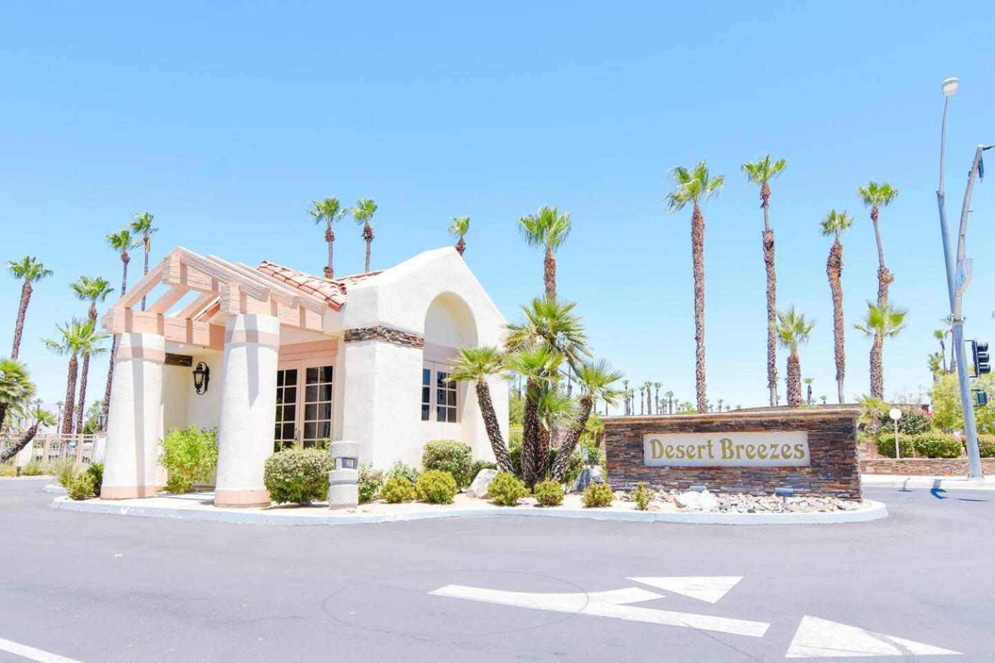 Desert Breezes Resort Palm Desert Exteriör bild
