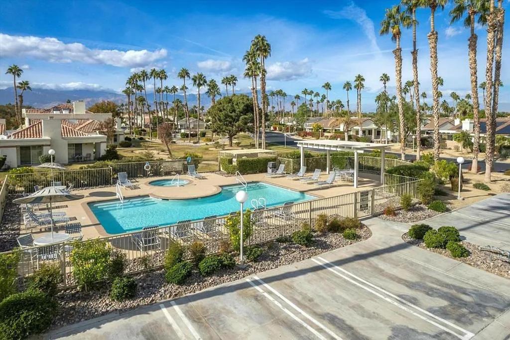 Desert Breezes Resort Palm Desert Exteriör bild