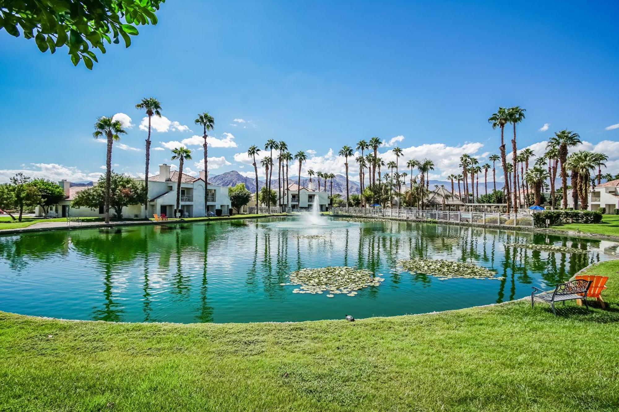 Desert Breezes Resort Palm Desert Exteriör bild