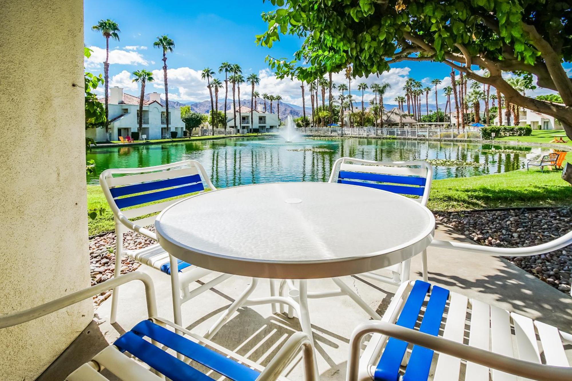 Desert Breezes Resort Palm Desert Exteriör bild